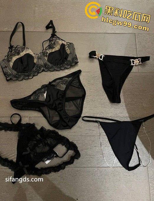 北体学院舞蹈老师【宋欣】学生心中的女神沦为主人的精盆母狗，一字马体位操逼不敢想有多爽-22