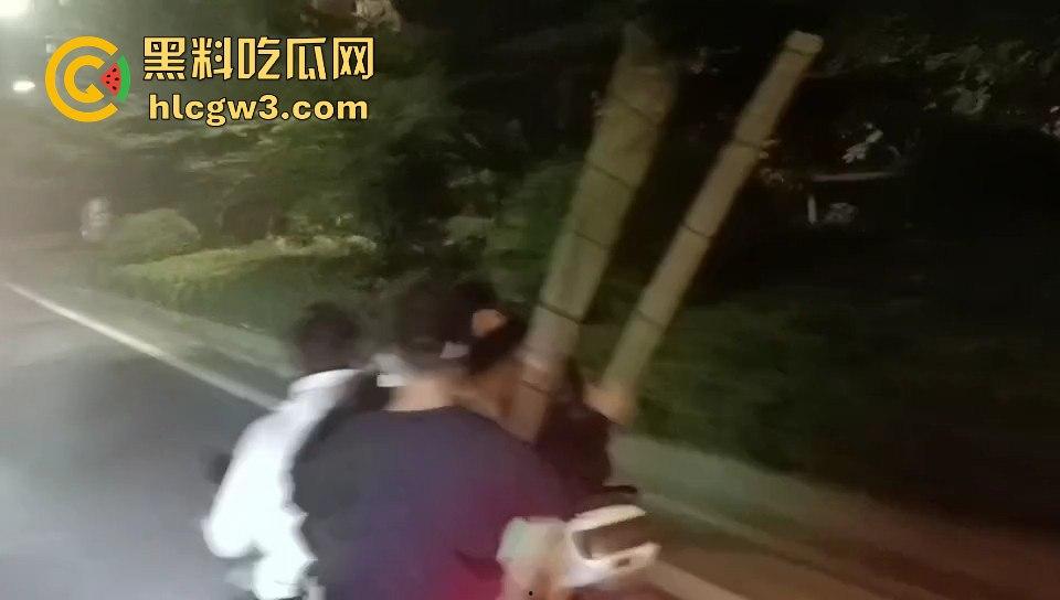 山东精神小伙玩暴力摩托，鬼火少年骑着鬼火拿着砍刀西瓜刀青龙偃月刀，撞死这群杂碎简直为民除害！-6