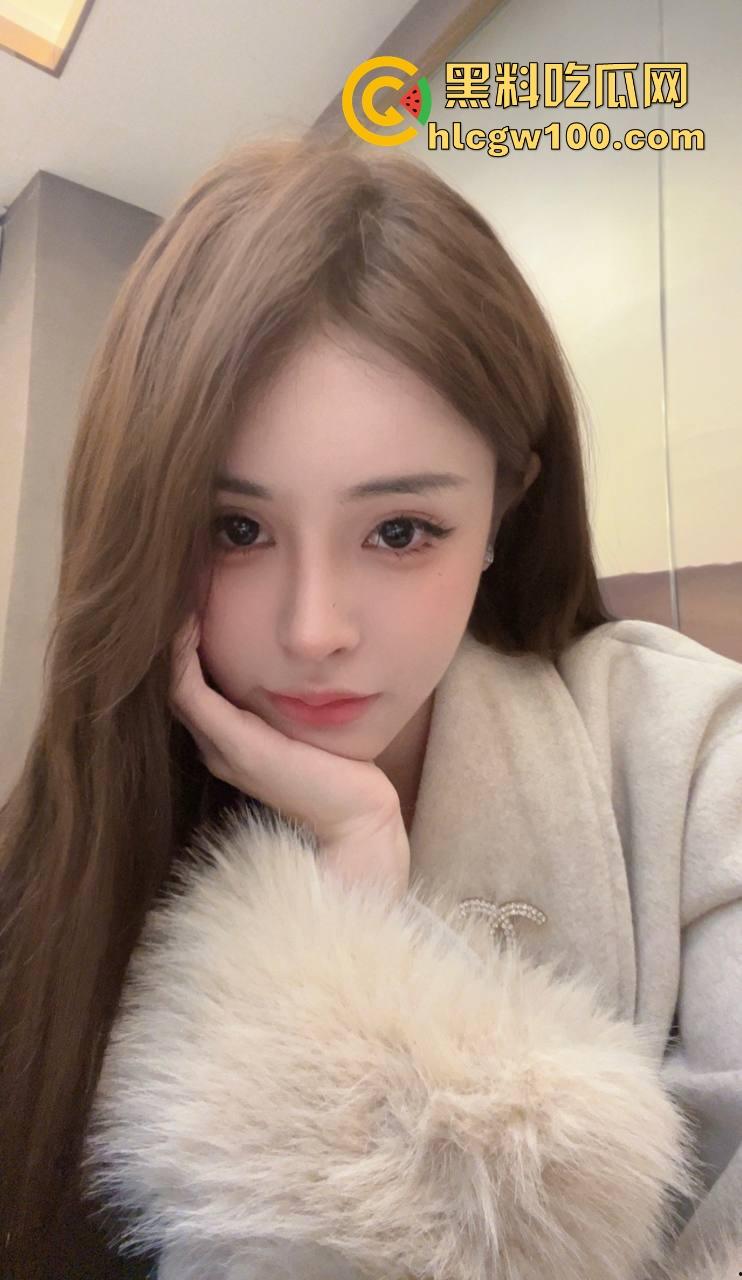 山西青岛艺校校花【王芳】被金主调教成骚母狗，嫩穴扩张自慰口交无套后入不停，金主屌真大到无敌了？-2