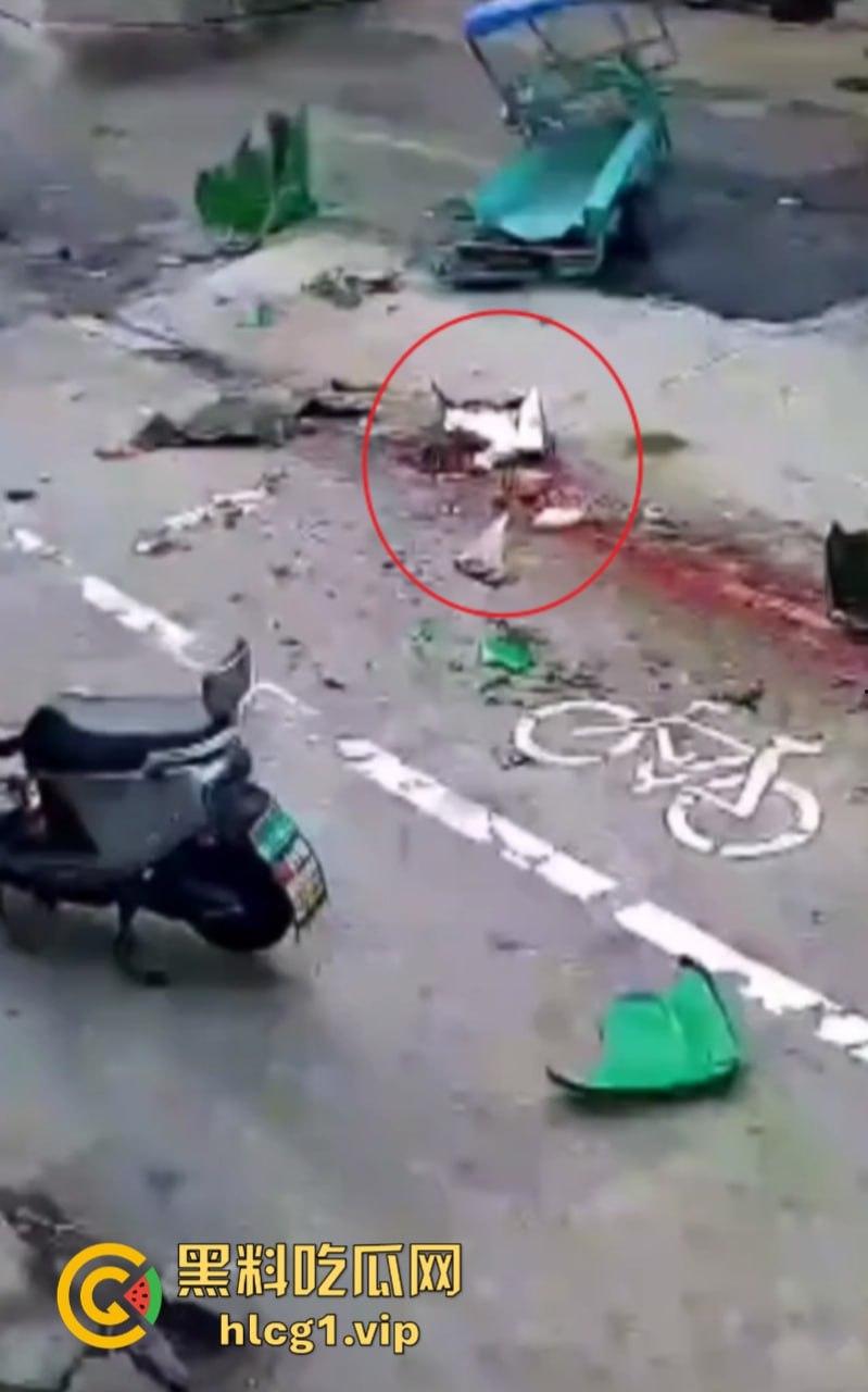 芜湖起飞失败！ 浙江温州龙港市蔚来车祸 现场一片狼藉！-8