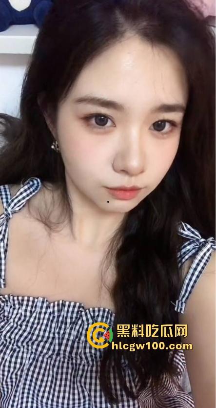 南开女研究生【孙雪瑶】被内射全程露脸，肥臀后入高潮不断，吃鸡时的陶醉表情成最大看点！-2