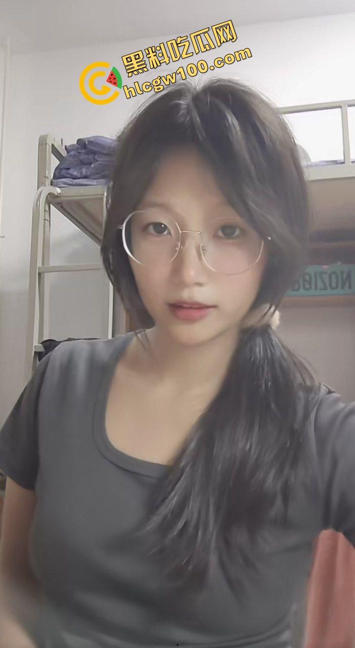 瓜友独家投稿曝光生化母体！化大附中卖淫骚鸡【余纯】600约炮单男，黑丝操逼颜射贱脸！独家流出！-3