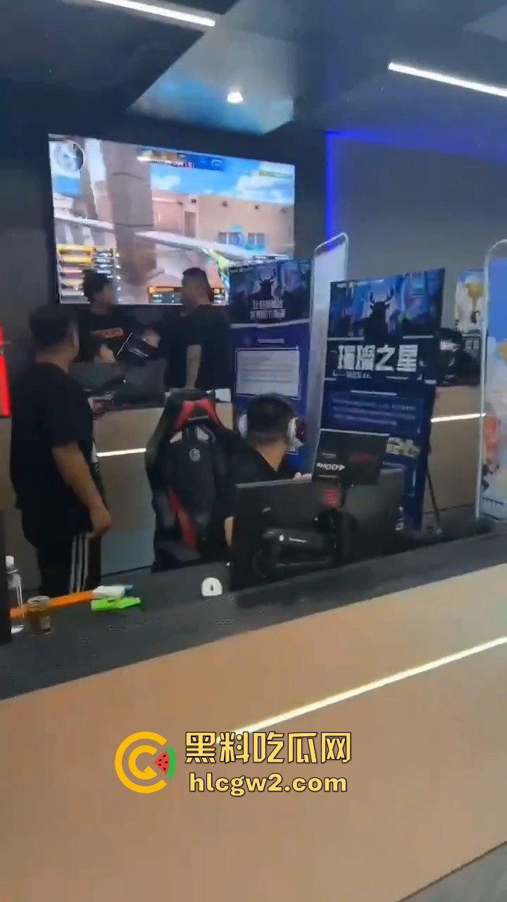 穿越火线百城联赛【TIGERS】打到线下！线上干仗变成现实围殴，现场实战猛干堪比战场！-12