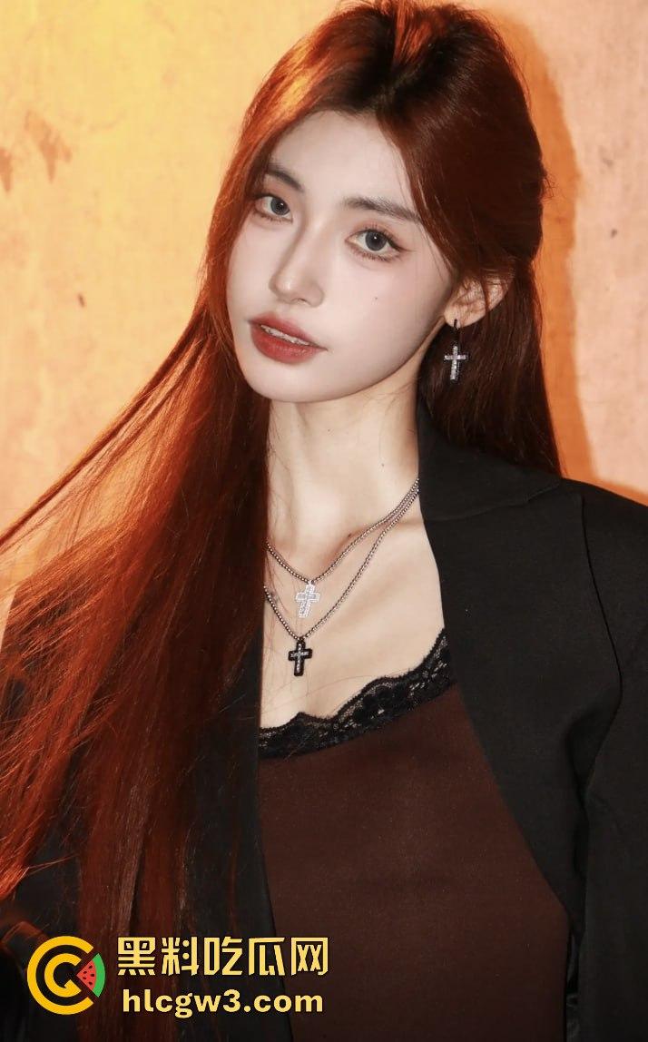 抖音270万网红【啵啵大人】榜一大哥睡衣现身，小狼狗也没放过，大哥被绿直接放视频实锤，独家爆料！-6