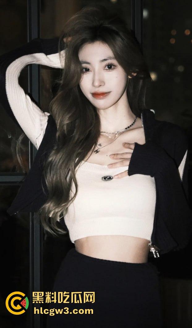 抖音270万网红【啵啵大人】榜一大哥睡衣现身，小狼狗也没放过，大哥被绿直接放视频实锤，独家爆料！-10