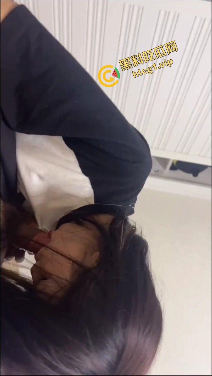 女高中生嫩妹杀手『奔驰哥』钞能力斩获无数清纯少女 包养各种中出爆操！-1