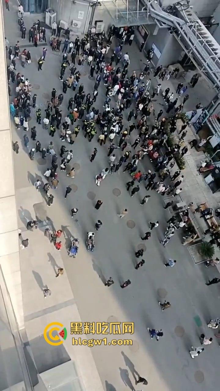 阑尾炎也能要人命？徐州二院割阑尾花费100万人还没了 人财两空家属大闹医院-3