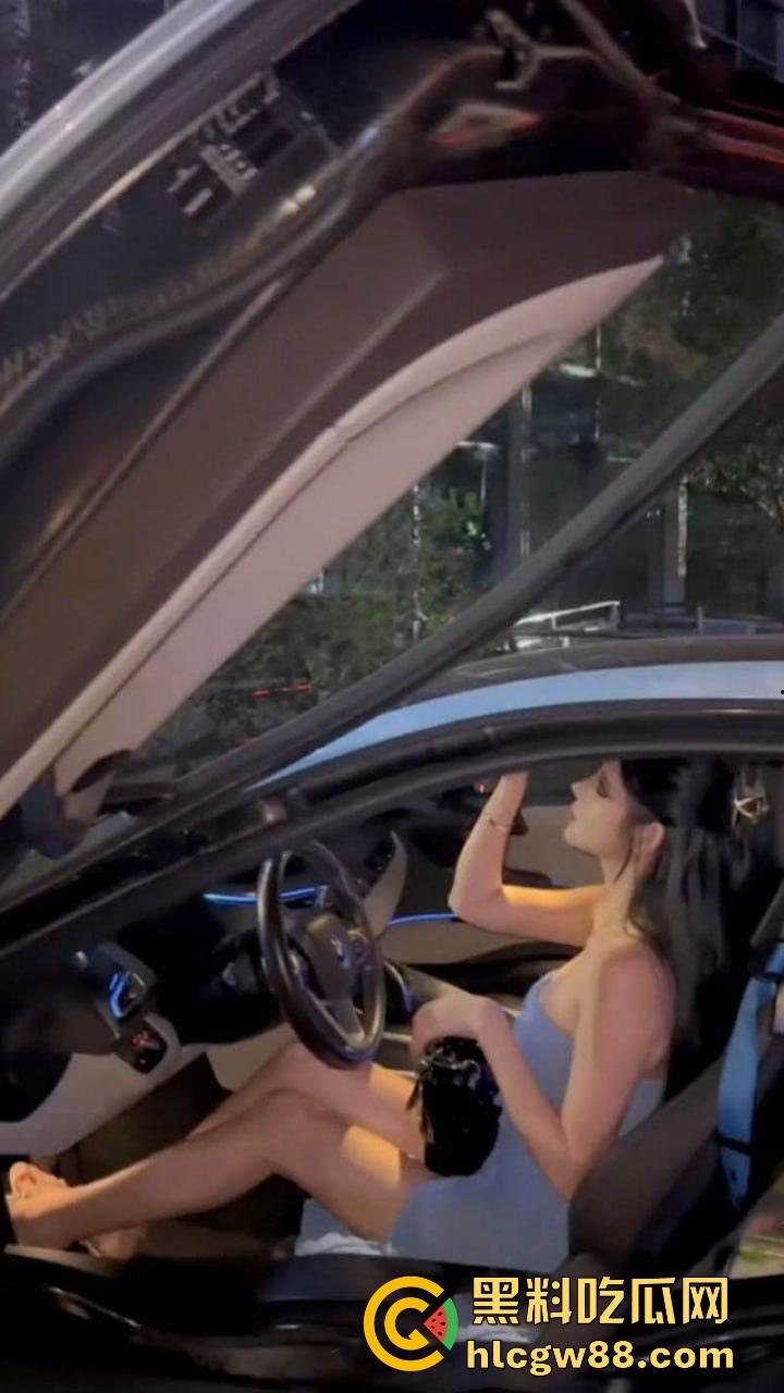 38w粉抖音女神【暖儿】渔网装裹长腿,擦边玩成艺术,抖音封号急坏了,不让露逼咋钓凯子!-3