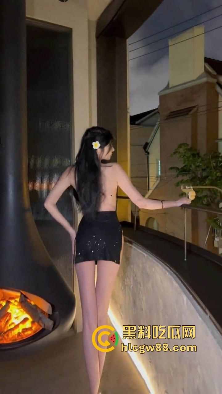 38w粉抖音女神【暖儿】渔网装裹长腿,擦边玩成艺术,抖音封号急坏了,不让露逼咋钓凯子!-9