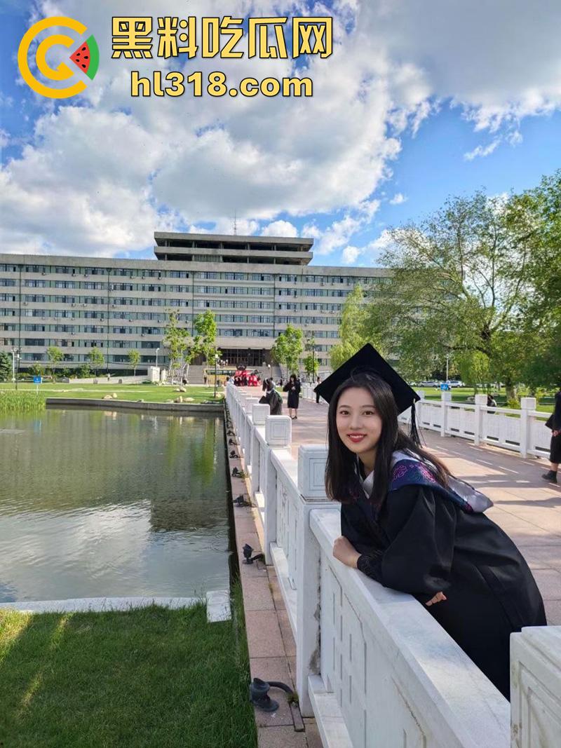 留学白富美母狗【李颖】，英国杜伦大学研究生学霸，身材纤细高挑私下却骚气冲天，约炮性爱视频流出！-1