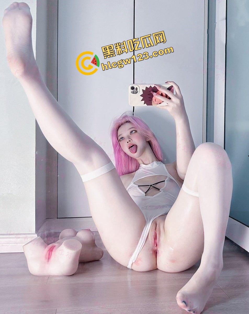 当馒头脸白虎逼撞上阿黑颜，骚得流油，就是不知道是真白虎还是剃过的，别等插进去才发现刺鸡巴！-6