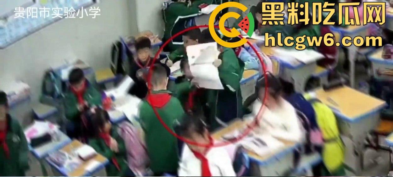 KTV骚操作 唱歌还能摸奶摸着奶才能找到调？后面鸡巴蛋糕舌尖舔诱，舌尖诱惑舔湿蛋糕，这群人玩得太野了！-7