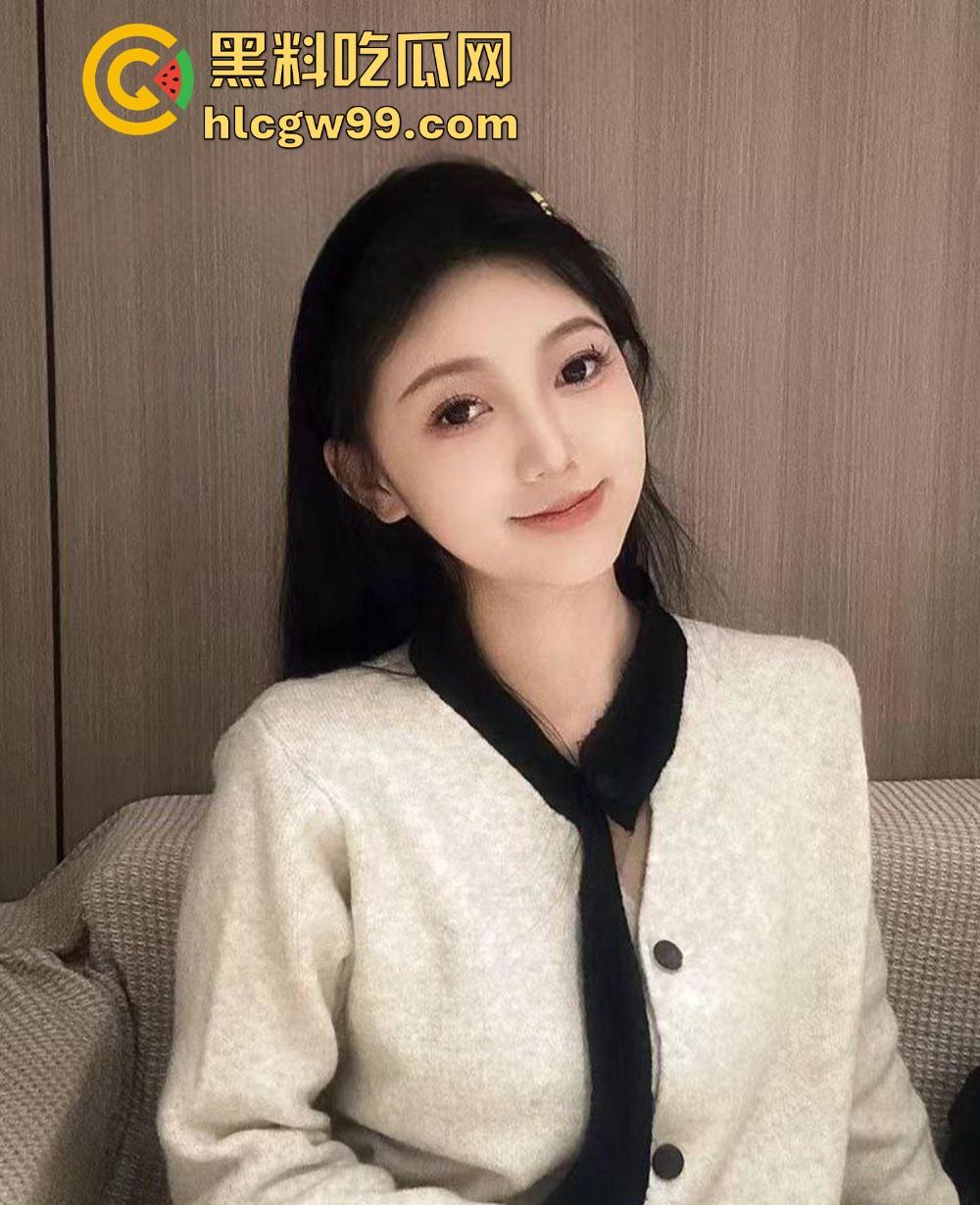 华南师范学院高冷校花【杨珍珍】不雅视频流出,别看骚货长相清纯甜美,在床上可是一把好手,极品尤物一个!-1