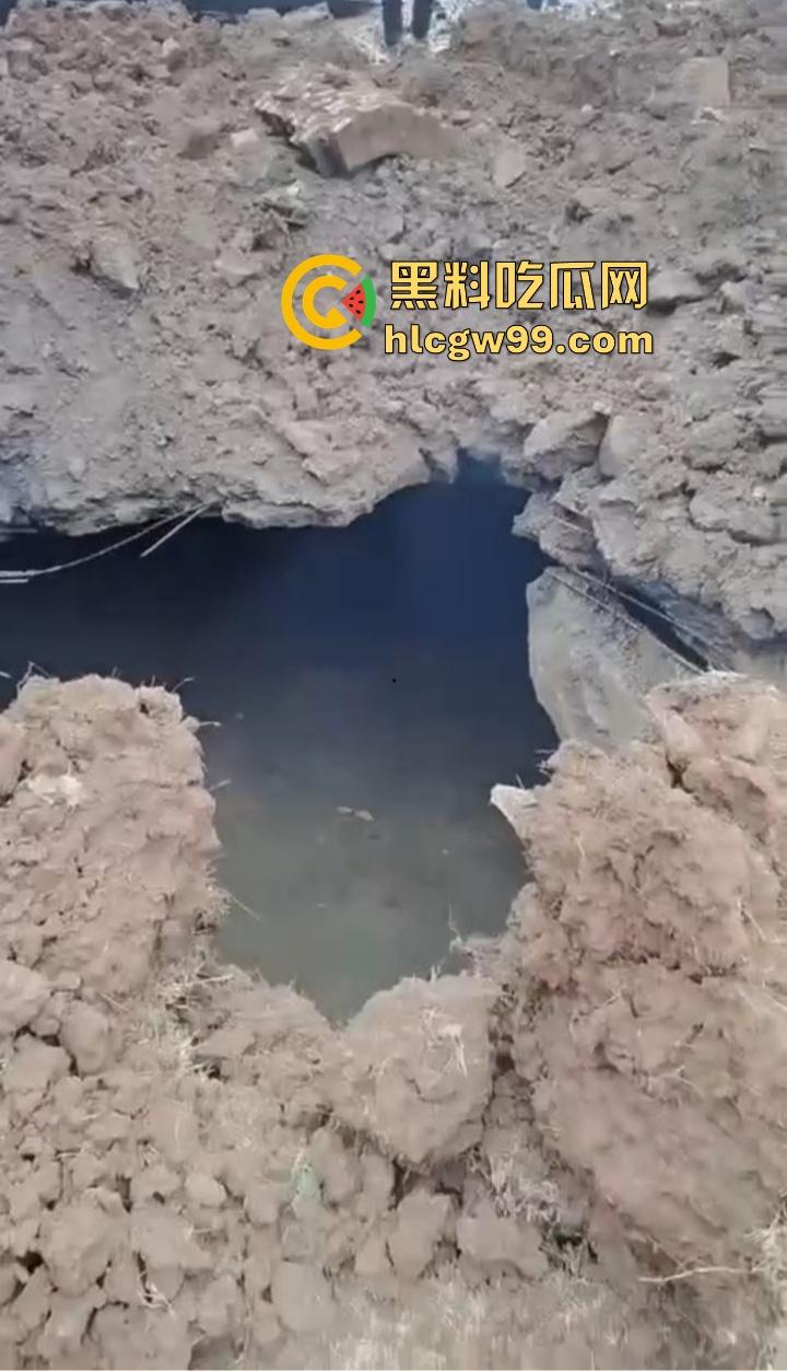 四川内江新年第一炮，熊孩子鞭炮炸翻井盖，轰飞数辆豪车， 580万天价损失，爹妈开年直接破产！-19