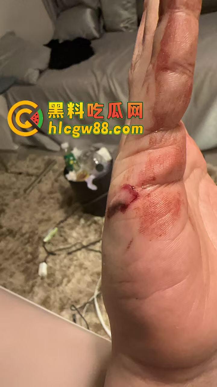 西安故事会『 孔祥奥』吸毒操逼大爆料，白富美皮气奴芯，几罐气就张腿让人干烂，去泰国玩当着警察的面还在吸！-25