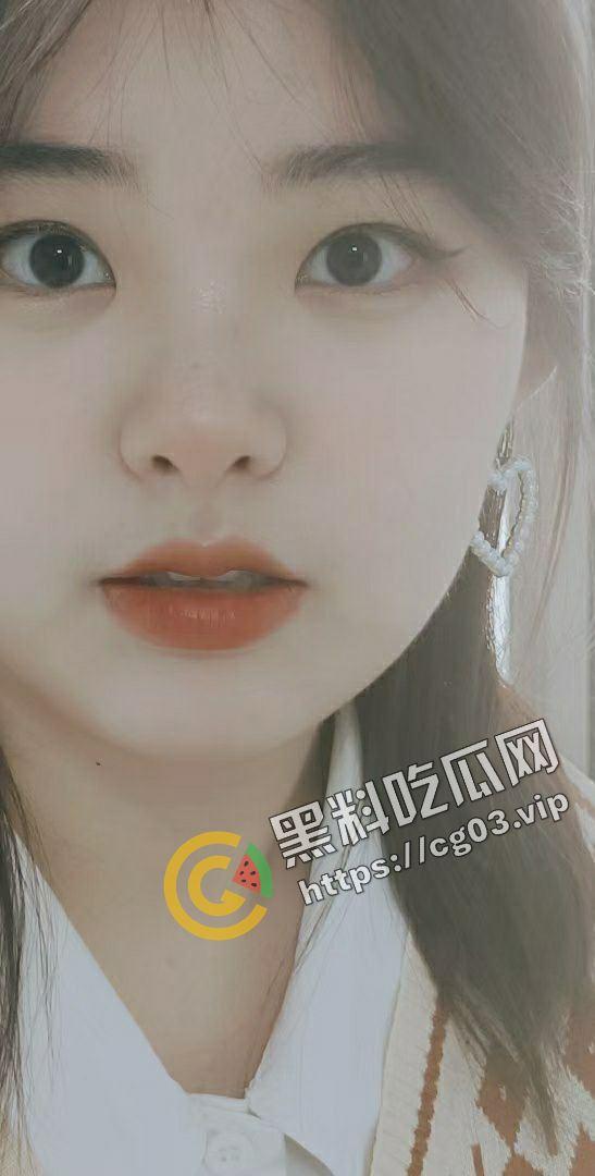 阜新财务 【张佳佳】大连财经学院毕业  脚踏三只船 恋情内出轨多人  喜欢发抠逼视频给多为男朋友 被流出-3