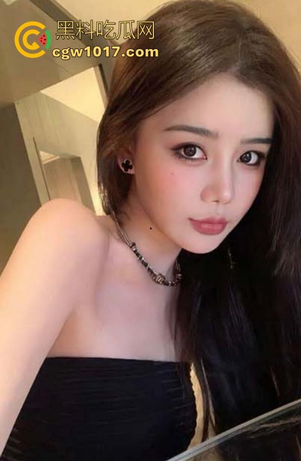 海角乱伦！趁姐夫出门颜射美女老师表姐，只顾淫叫完全把姐夫抛在脑后，无套猛操花式做爱，诱惑满满！-1