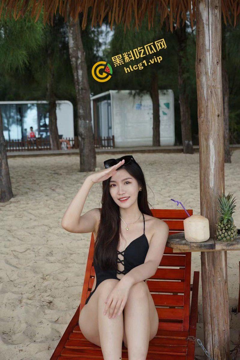 海南琼海人妻反差母狗『江晨』与男友房间后入爆操!骚语淫叫不断!-3