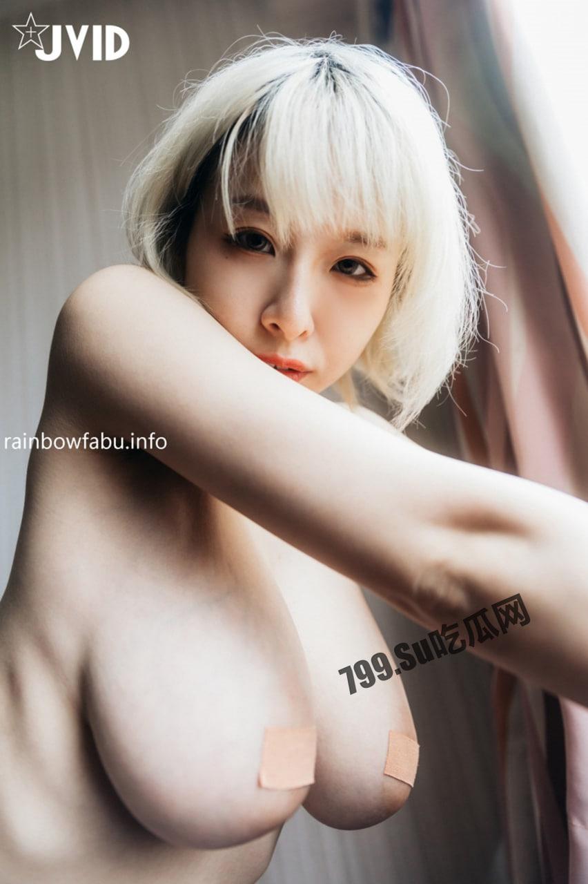 火爆模特超美巨乳女神「黎菲儿」美少女的居家色诱晃动的巨乳让人血脉喷张-10