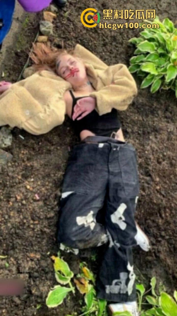 恐怖慎点！花季少女集本献祭 跳楼卧轨头身分离各种血腥自杀场面-3