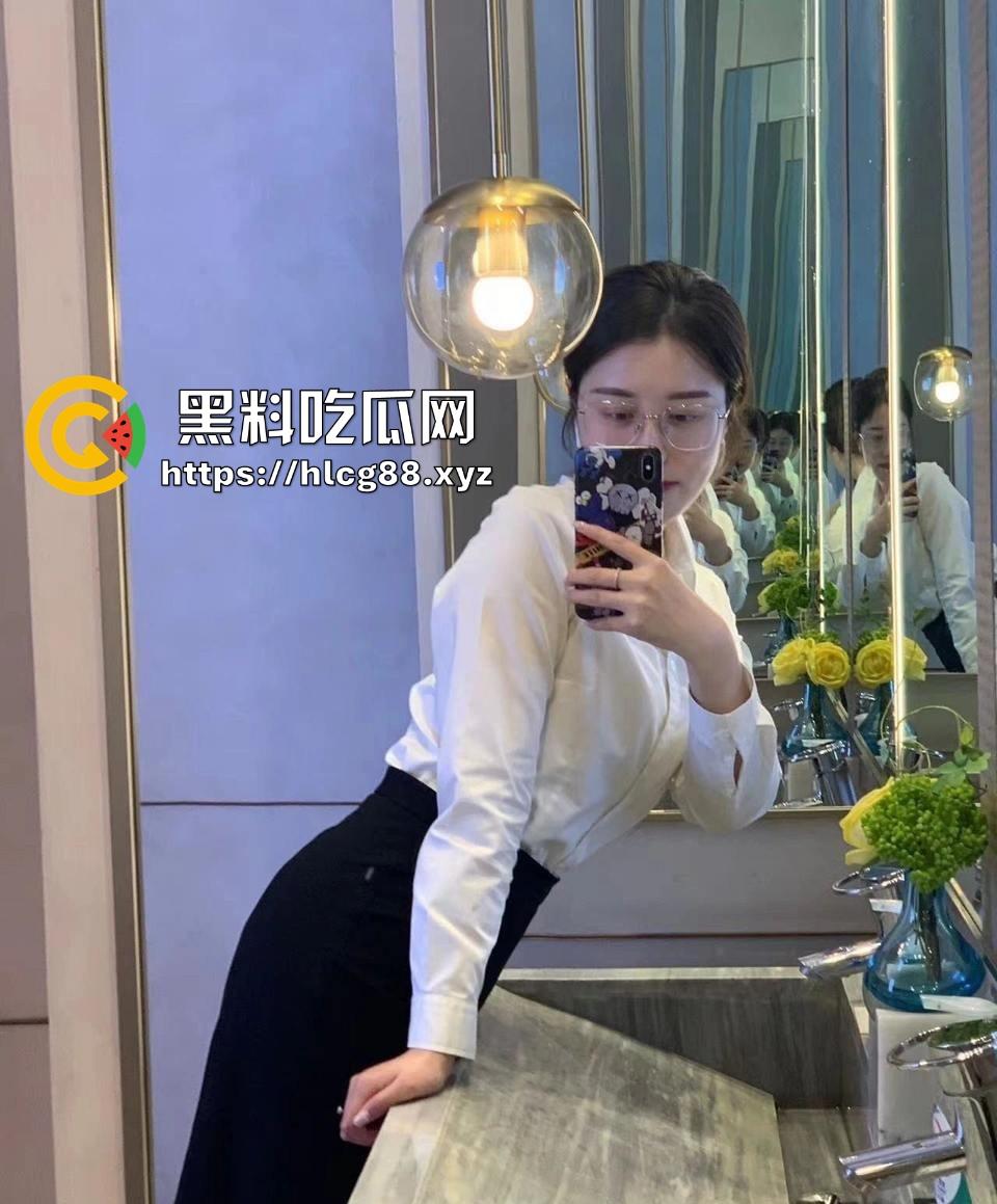 南通售楼骚货『郭智玲』三天卖四套房,买房送逼随便操,3P内射拼业绩被视频曝光!-7