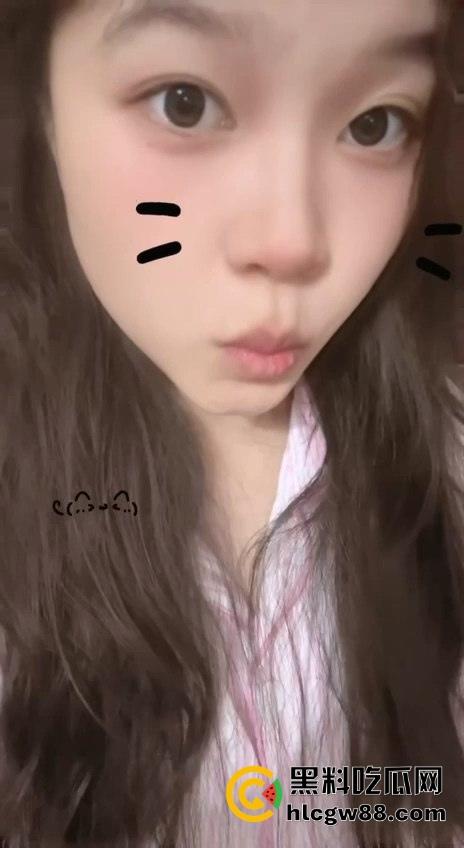 瓜友投稿！极品美女邻居被调教成骚母狗全过程，白莲花表面，背地里趴床上翘屁股浪叫！-2