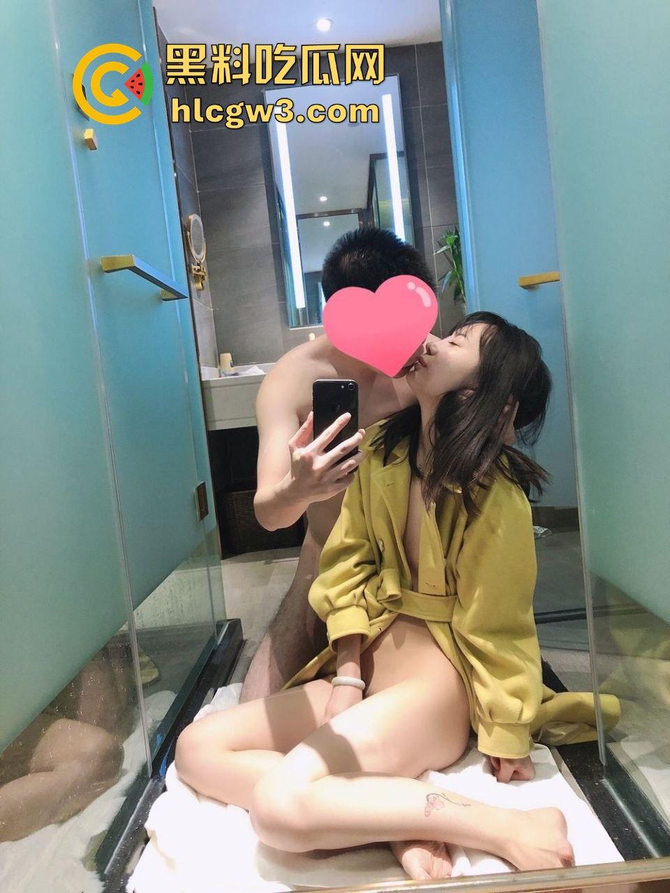 四川传媒学院清纯女大【朱姝君】翻车，清纯人设崩塌，背着男友偷偷被富哥包养，反差骚到炸！-6