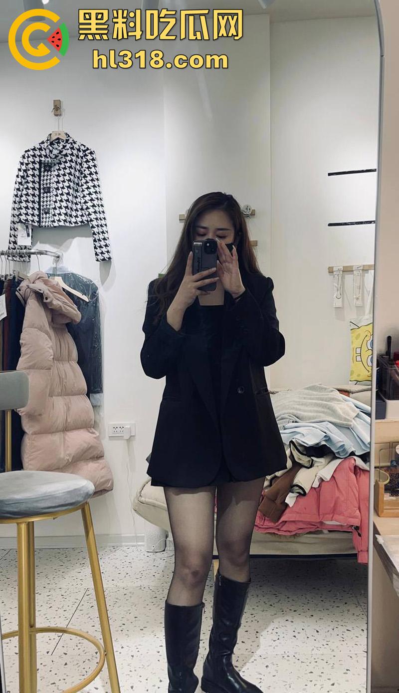 河北高颜值馒头逼骚妇,身材性感翘臀饱满诱人,经常穿黑丝自拍勾引网友,被调教后入逼都操黑了!-2