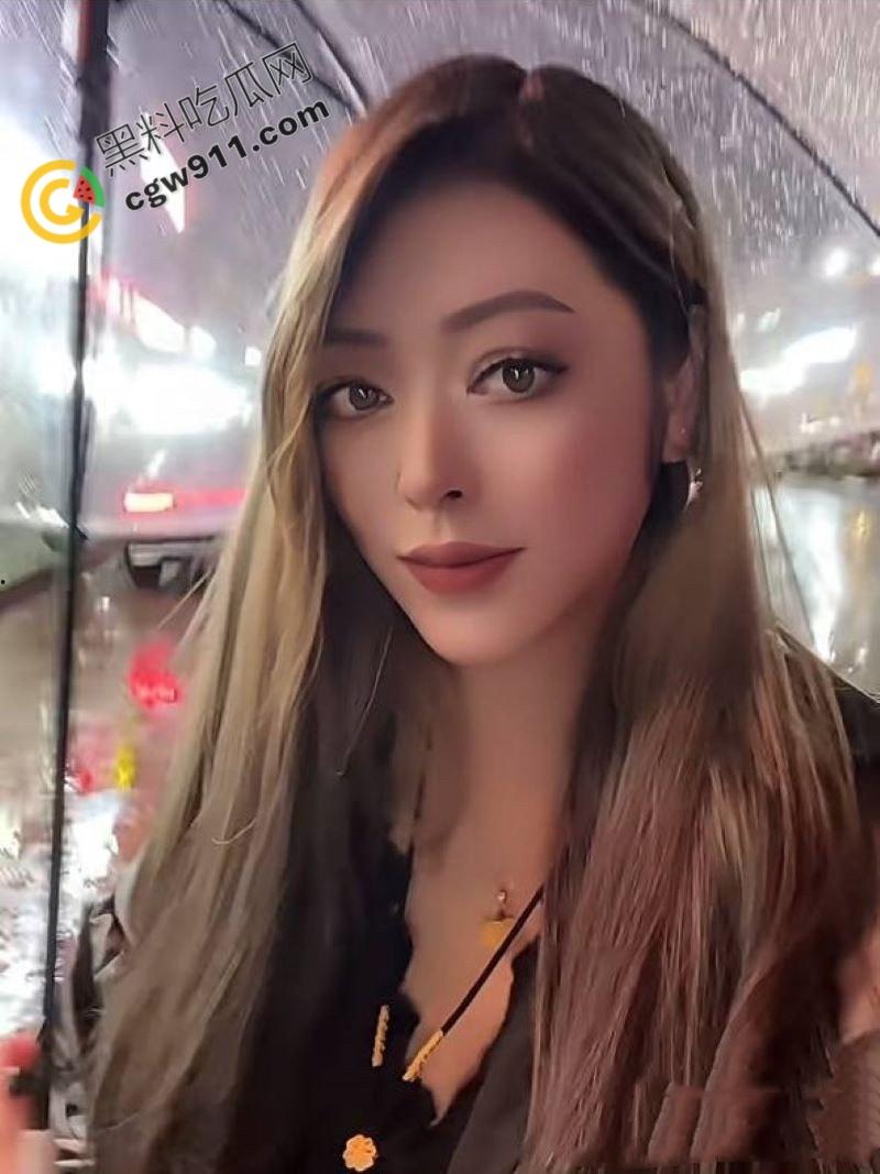 四川民谣歌手【司杜小熊】出轨丑闻！抖音暖男形象崩塌！妻子微信甩出爆炸性爱视频，酒吧老板娘、女客户激情不断，丑态毕露！-9