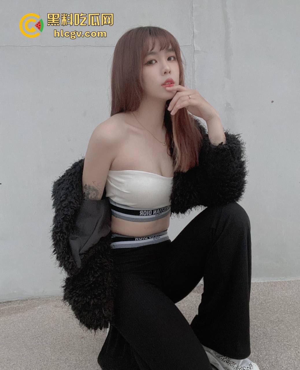 极品反差巨骚台妹【林琳】私密自拍泄密，骚劲十足让人直呼必打卡！-5