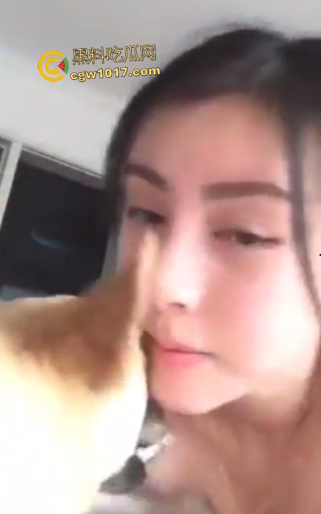 美少妇老公出差饥渴难耐,只好强吻公狗,脱光诱惑狗子它却挣扎逃避,宁愿舔屌都不亲嘴,我也想当狗了!-2