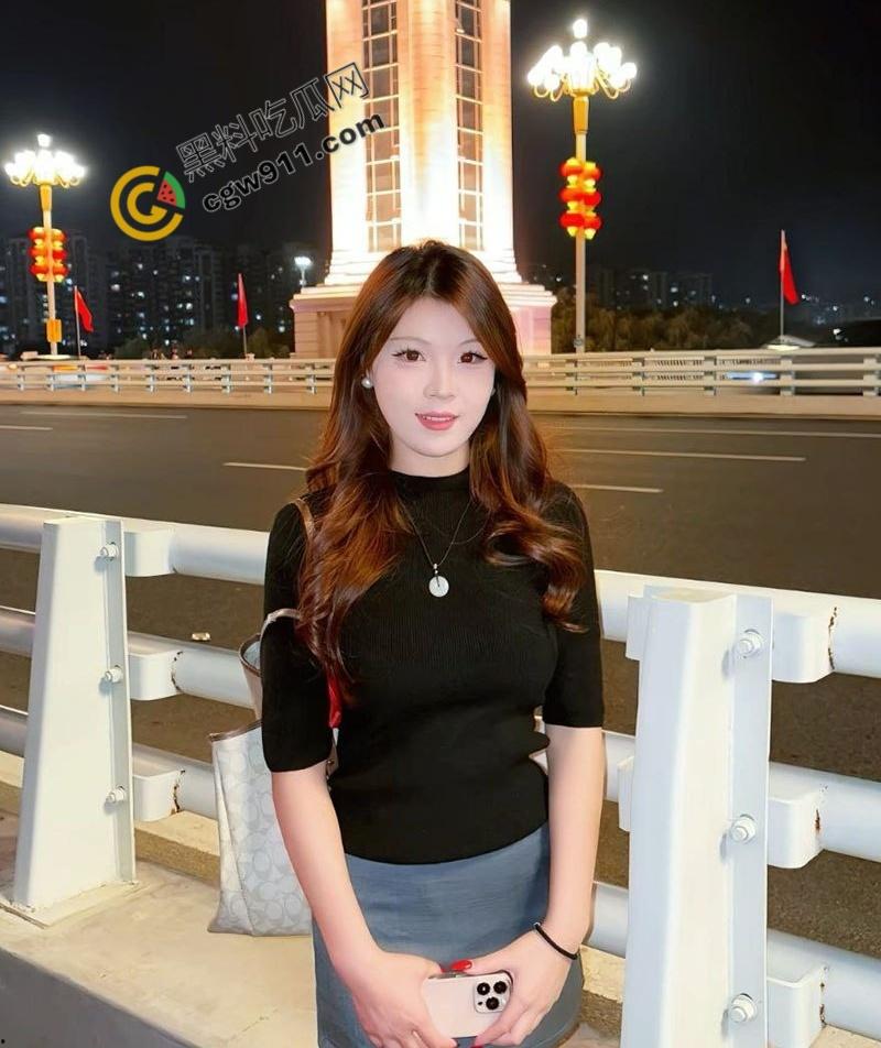 山东济宁骚母狗【张茹蔺】与男友性爱视频流出,肉体性感妖娆,深喉口交汁水狂喷,多姿势淫欢血脉喷张!-1