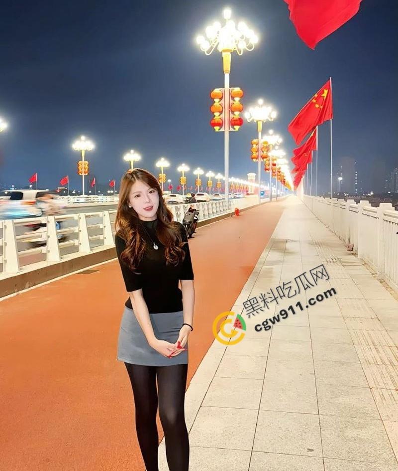 山东济宁骚母狗【张茹蔺】与男友性爱视频流出,肉体性感妖娆,深喉口交汁水狂喷,多姿势淫欢血脉喷张!-2