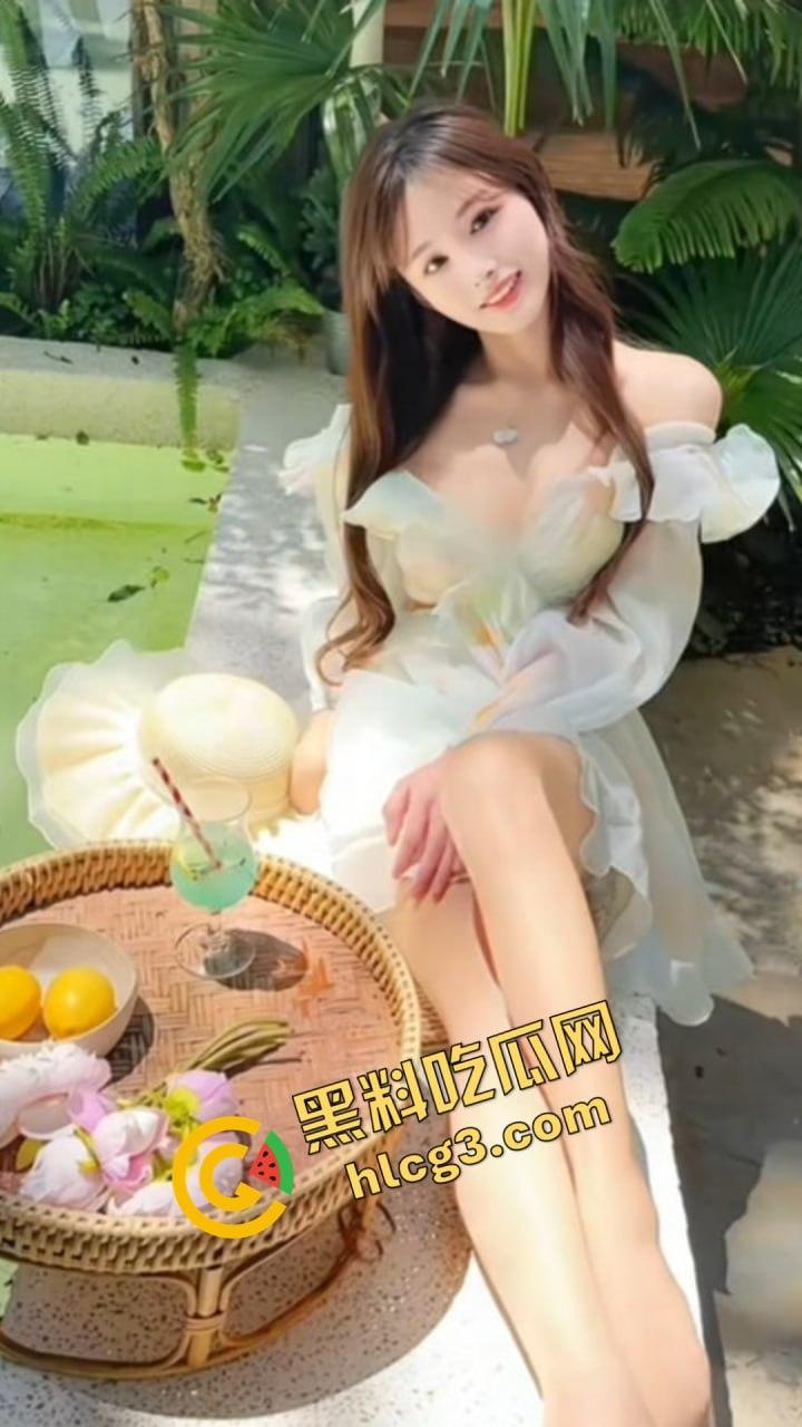 抖音主播小萌子敛财有道！高颜值野模假扮白月光，直播套路大哥疯狂打赏，私下售卖日逼视频原味丝袜！-15