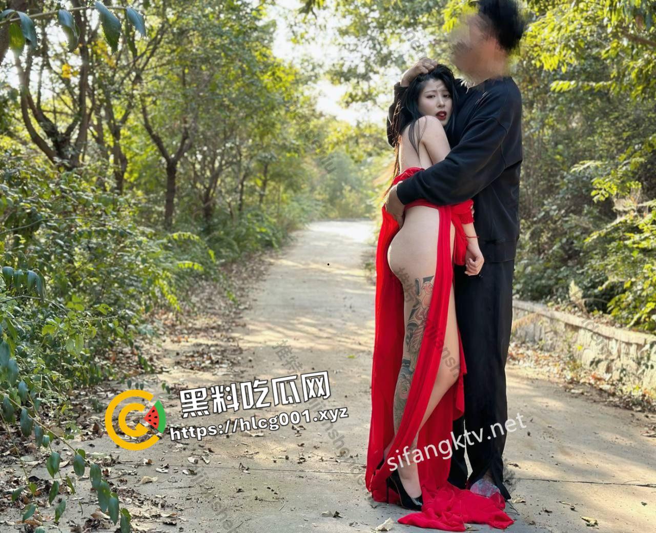 巨乳肥臀美女人妻反差婊【兔兔好闺蜜】各种户外 卫生间露出合集爱吃鸡扒-16