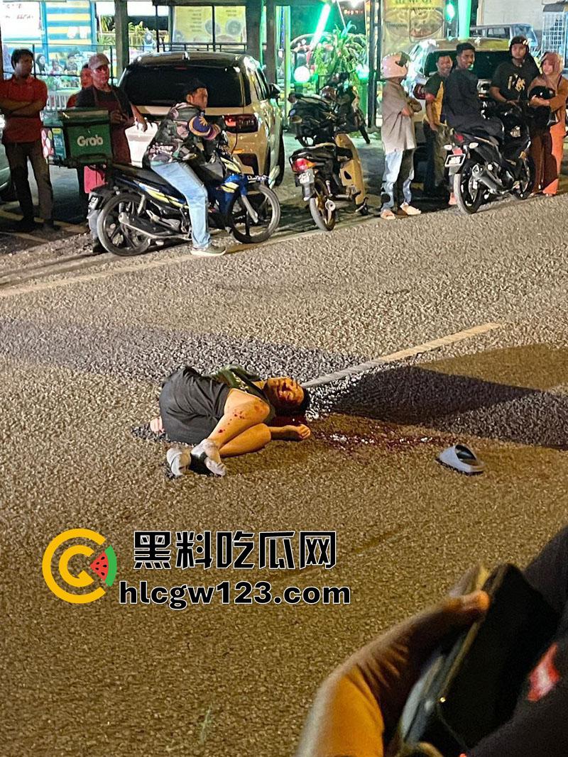 马来西亚血腥车祸现场,华裔驾车相撞导致2死4伤,现场血肉模糊胆小者勿入,现场画面流出!-2