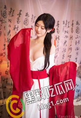 秀人网超人气女神 杨晨晨 重金福利 身穿汉服晒无毛鲍鱼 自慰高潮 极品大奶自己揉搓看的鸡儿邦硬-1