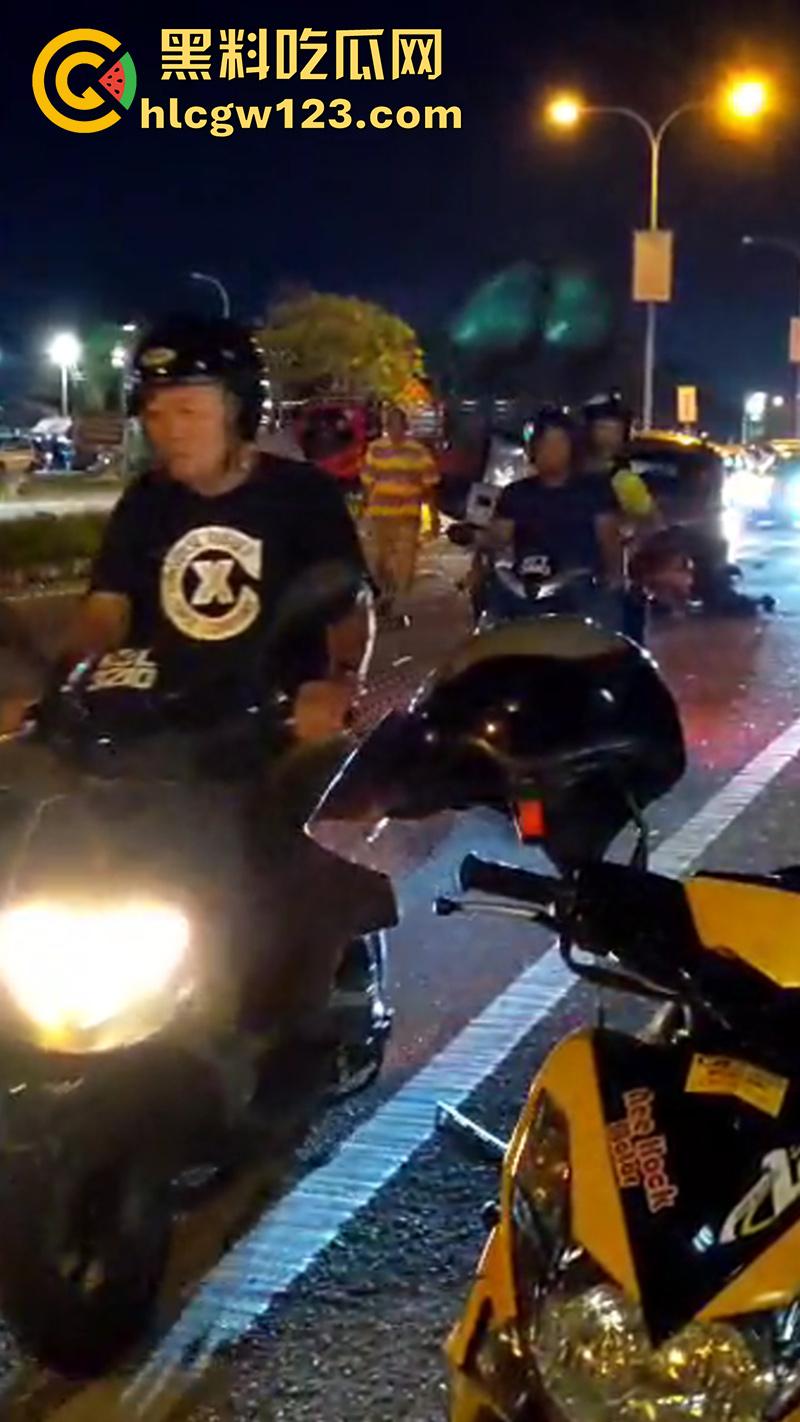 马来西亚血腥车祸现场,华裔驾车相撞导致2死4伤,现场血肉模糊胆小者勿入,现场画面流出!-3