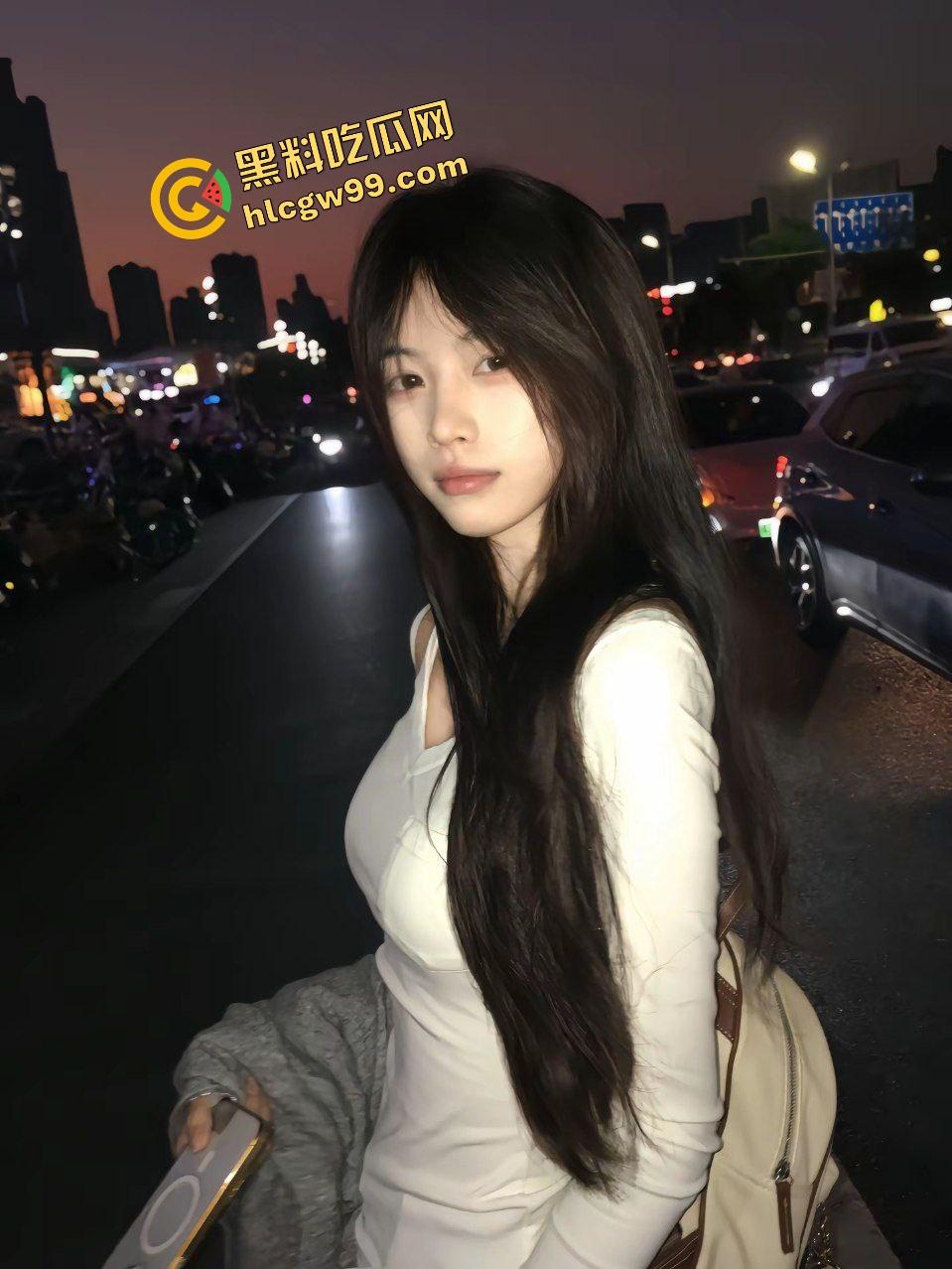 抖音清纯少女女网红反差婊『1an』卫生间露奶私拍发金主,早期酒店约操大哥后入娇喘!原创独家曝光流出!-4