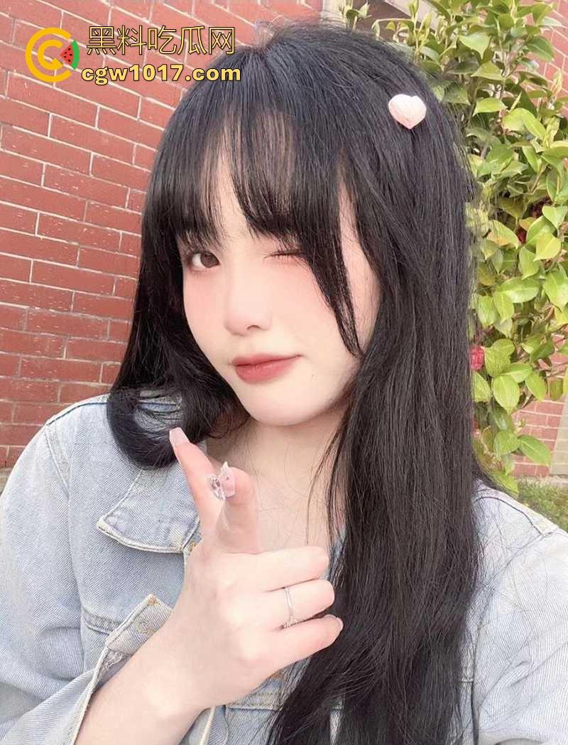 长沙职业学院反差少女【吴美莲】不雅视频流出,发裸照到处撩骚,戴肛塞假尾撅臀狗爬,玩气囊扩阴穴肉外翻!-1