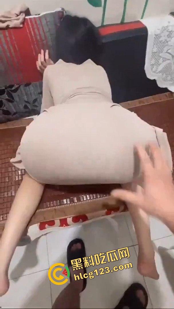 丰乳肥臀人妻真空上门,瓜友亲自验货撅着屁股透批!这波货色你给几分?-3