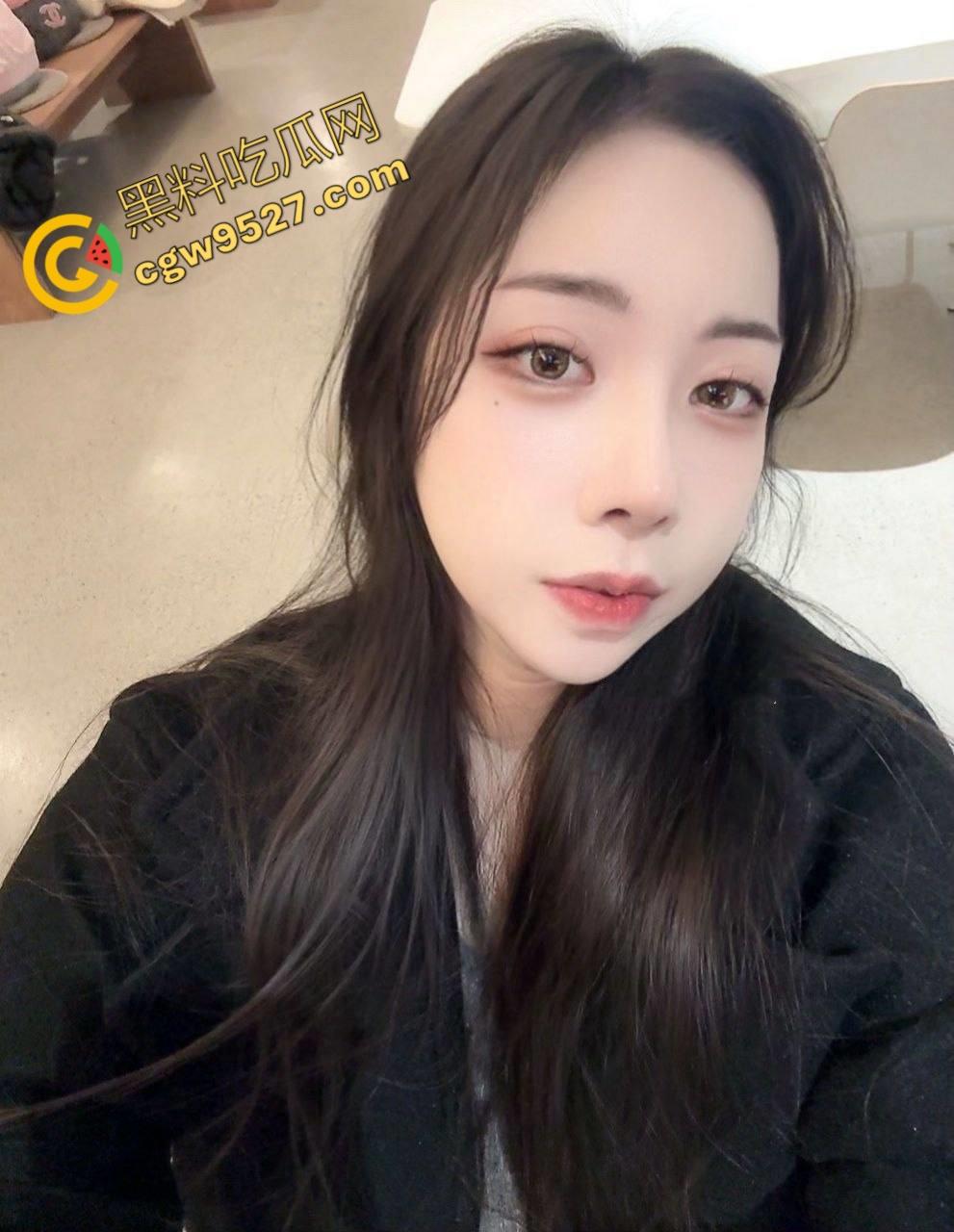 放荡精神小妹嫩穴纹莲花，纹身师火撩湿身大战，情欲四溢，人间失格，尽诉痴女欲求！-3