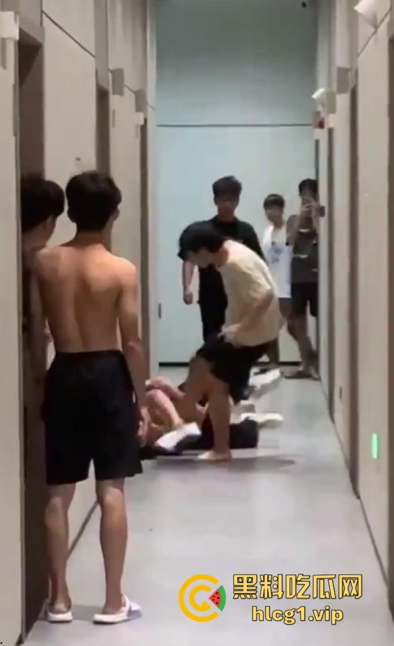 校方：不准转发！广东花城工商高级技工学校发生了一起霸凌打人事件！-8