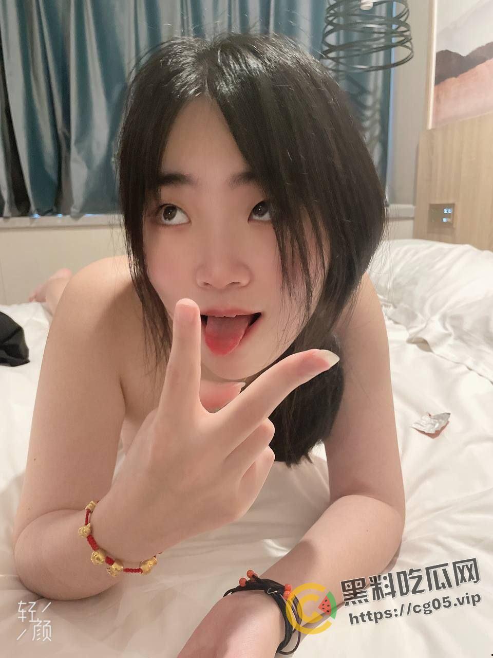 江苏苏港航务【蒋钊颖】被上司PUA成了母狗肉便器 背着男朋友随叫随到 职场好女孩-16