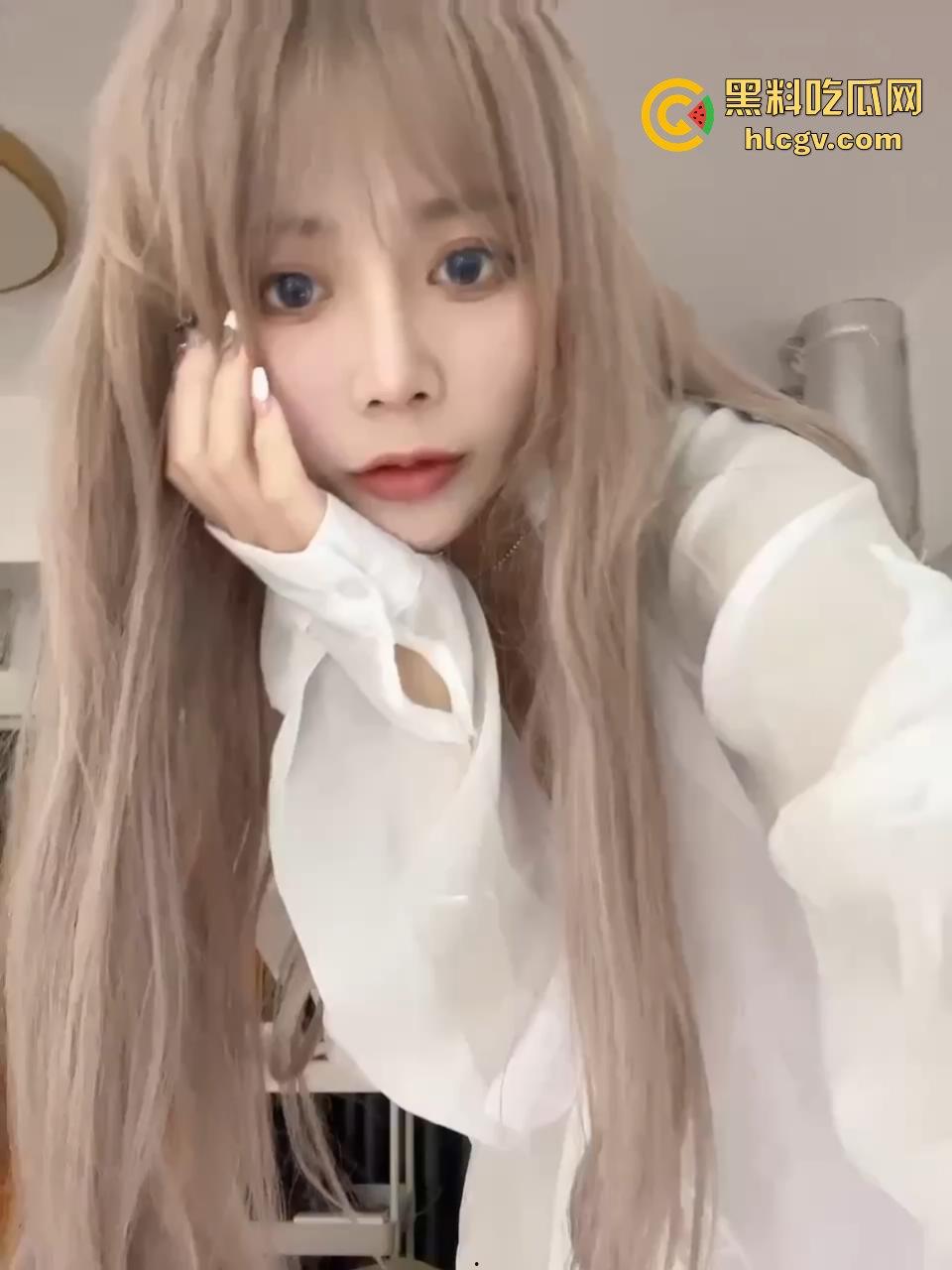 南宁精神小妹【崽崽】露脸私密照流出!性爱啪啪调教全曝光,美颜一掉吓得人魂都飞了!-2