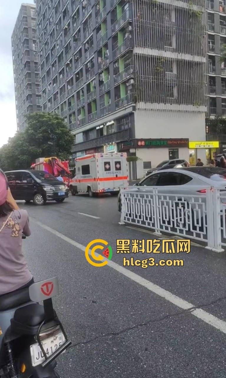 人间悲剧!广州25岁美团外卖小哥 因为顾客无理投诉崩溃跳楼轻生!-8