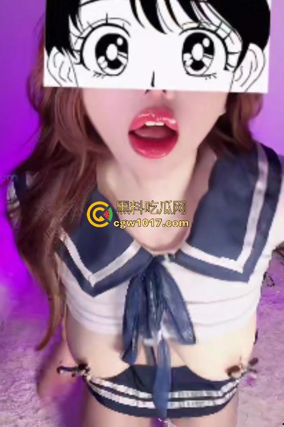 金主给万元让抖音网红【娇妻】录发骚视频,鞭子狂抽奶子,跳蛋塞B没感觉只能用手指猛抠出水,这万元绝对值了!-8