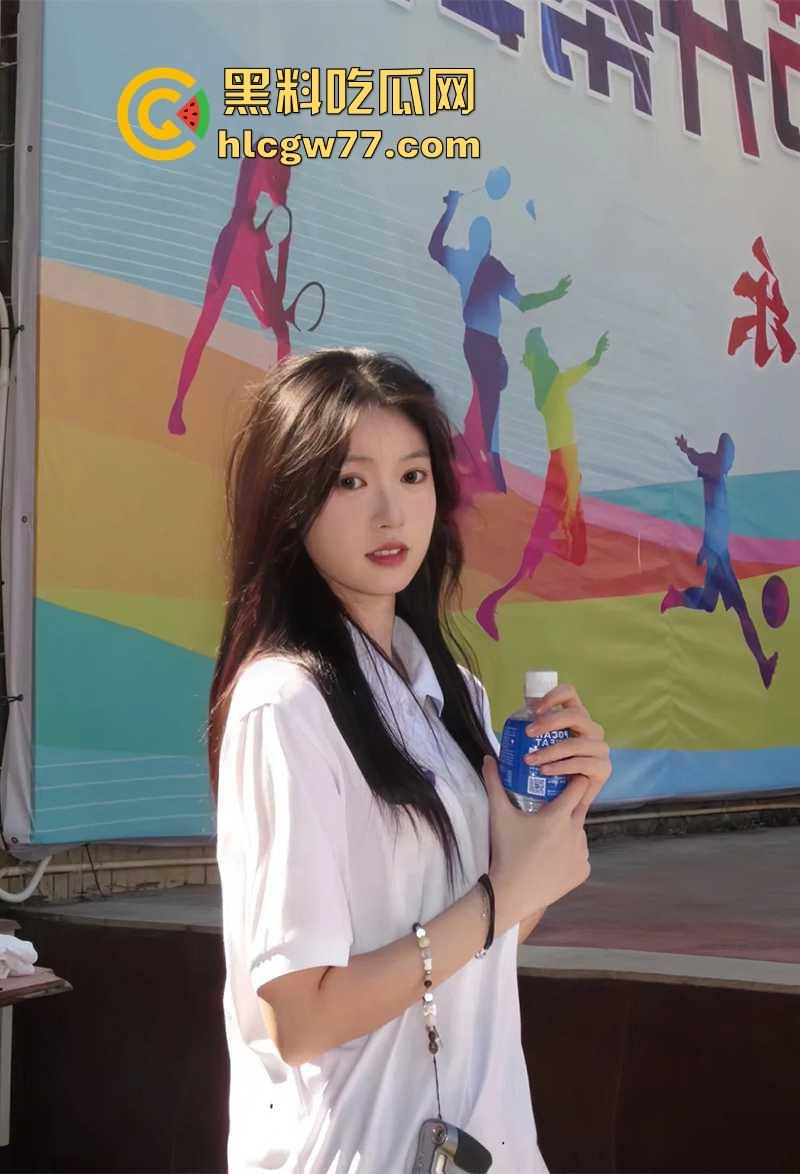 陕西榆林横山中学00后学生妹【林子苒】掰穴露奶 反差露脸情色小视频流出！-1