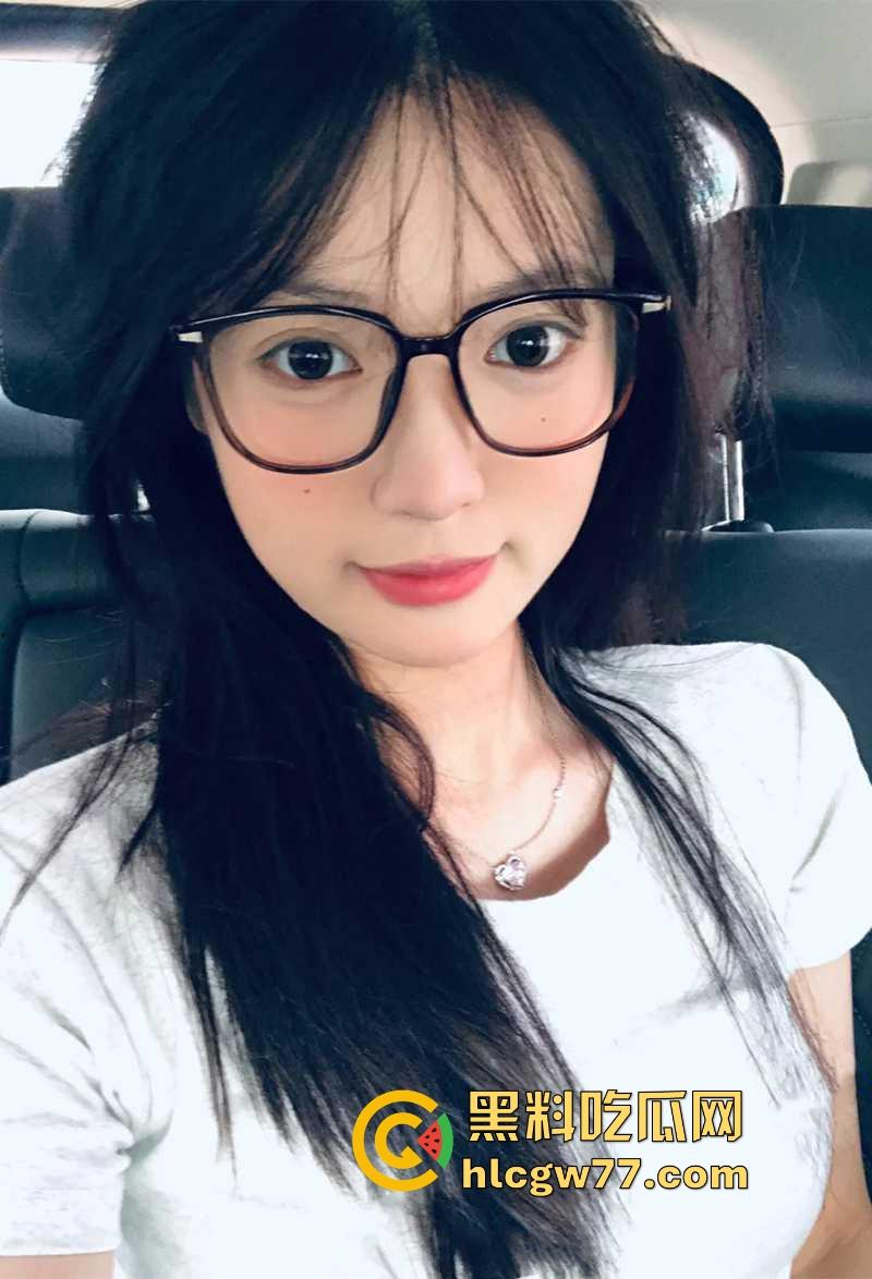 陕西榆林横山中学00后学生妹【林子苒】掰穴露奶 反差露脸情色小视频流出！-3