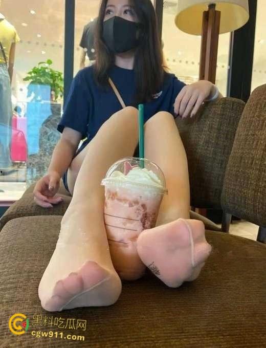 四川建设银行贷款经理【陆新菁】，极品御姐肉丝美腿，被银行大客户包养，被操的淫语不断，丝袜美臀全是精液！-5